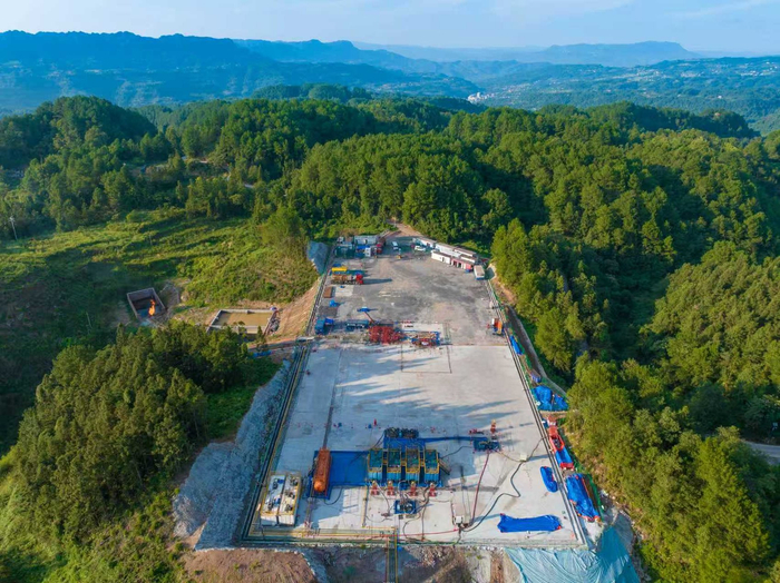 部署在重庆市綦江区的风险探井——綦陆页1井，获得高产页岩油气流。中国石化供图