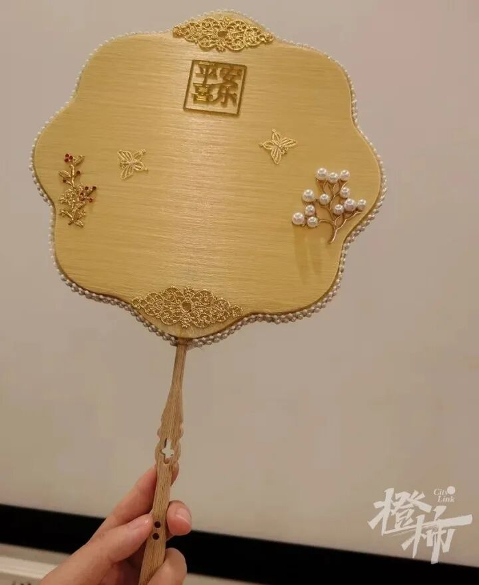 阮女士家自制蚕丝扇