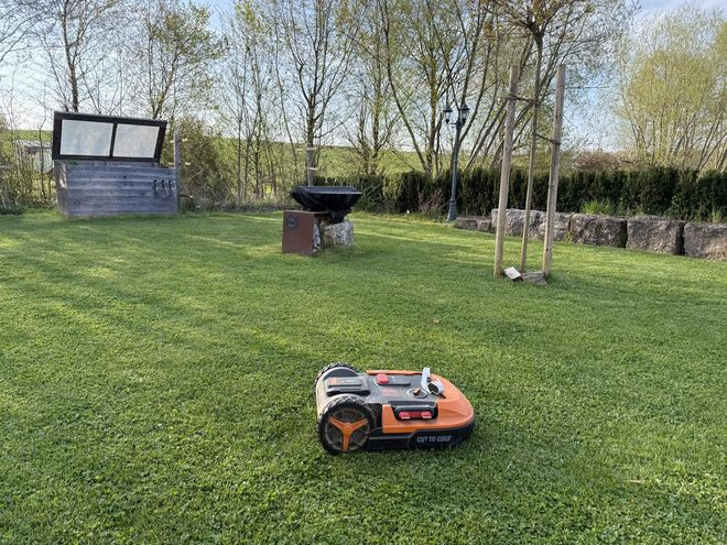 Navimow H系列割草机器人（图源/真实用户分享）