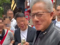 黄仁勋喝豆汁喝出痛苦面具！商家火速上线大佬同款豆汁：网友扎堆购买