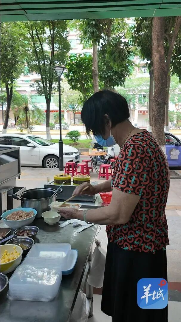 店里的员工普遍上了年纪