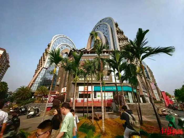 ▲“金版纳·尚城”外景，目前为景洪市城区地标