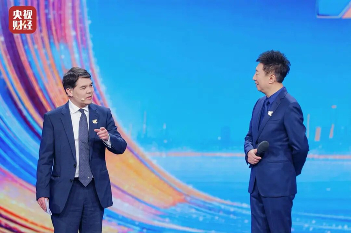 △国家发展和改革委员会宏观经济研究院院长黄汉权解读信心报告