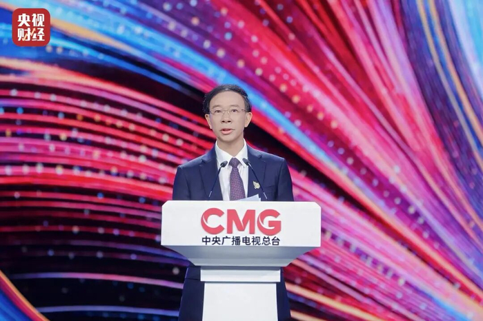 △全国政协经济委员会副主任尹艳林致辞