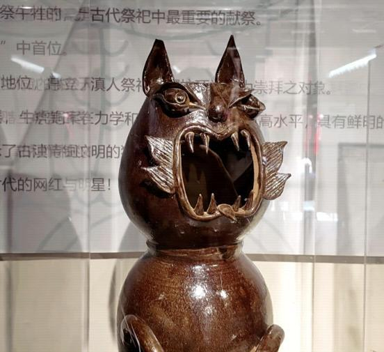 瓦猫作品 实习生 孙菲阳 摄