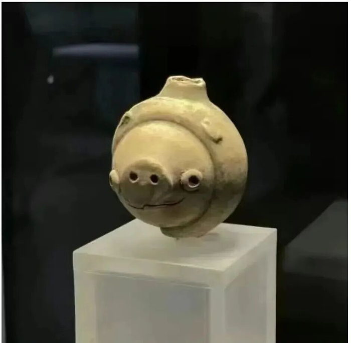 三星堆出土的陶猪 图源：三星堆博物馆