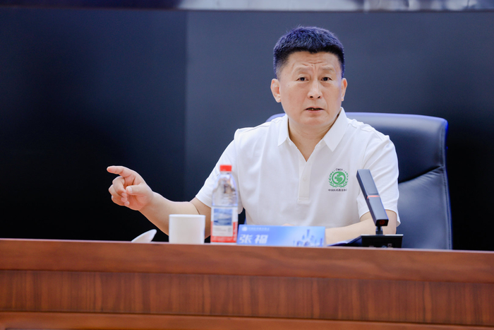 图2：中国医药教育协会会长张福作培训动员讲话