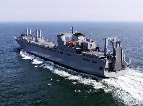▲ 美国海军 “贝纳维德斯”（USNS Benavidez）号海运船（图源/福布斯）