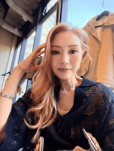 李嘉欣一举一动仍备受关注。