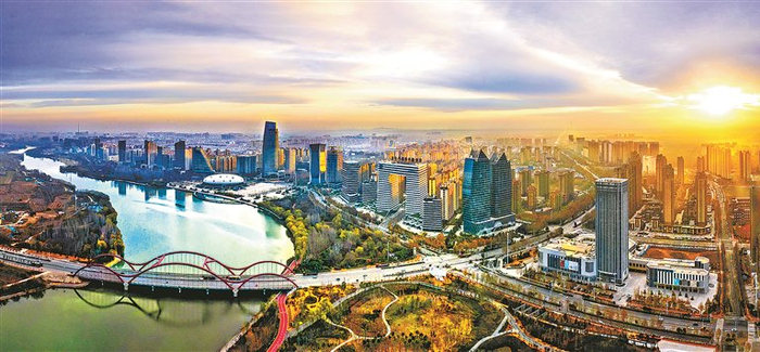 鸟瞰鹤壁市区。管俊卿 摄