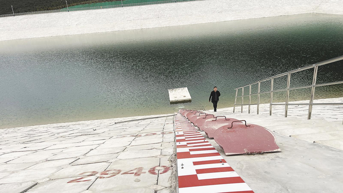     响河峡水库。 本报记者 祁万强 摄