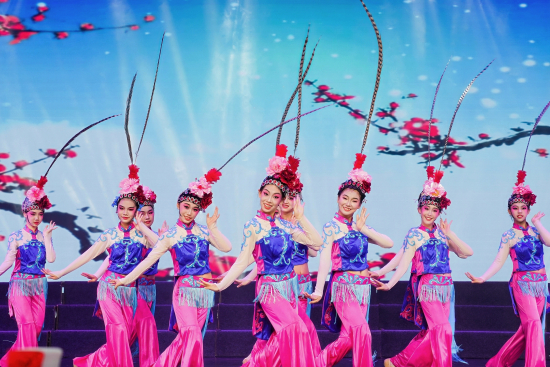 演出现场。 吉林五中供图