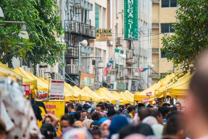 东南亚拥有约6.8亿人口，互联网渗透率超过75%，但电商渗透率仅为中国的三分之一（图源：视觉中国）