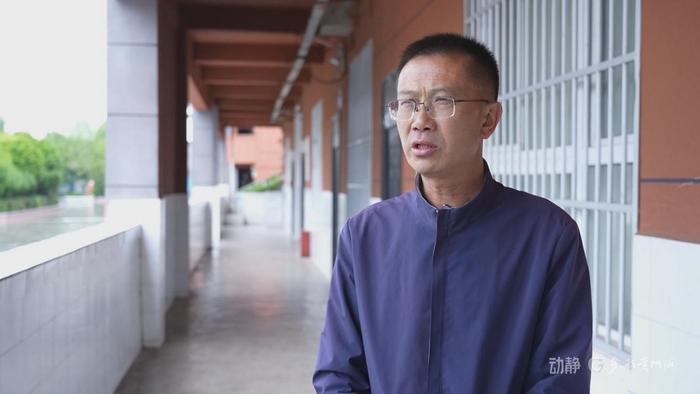 毕节市威宁彝族回族苗族自治县九三中学副校长胡军