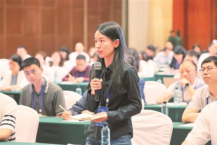 5月25日，开局起步“十五五”贵州专题新闻发布会在贵阳举行。图为记者提问。贵州日报天眼新闻记者 李森 闻双 摄