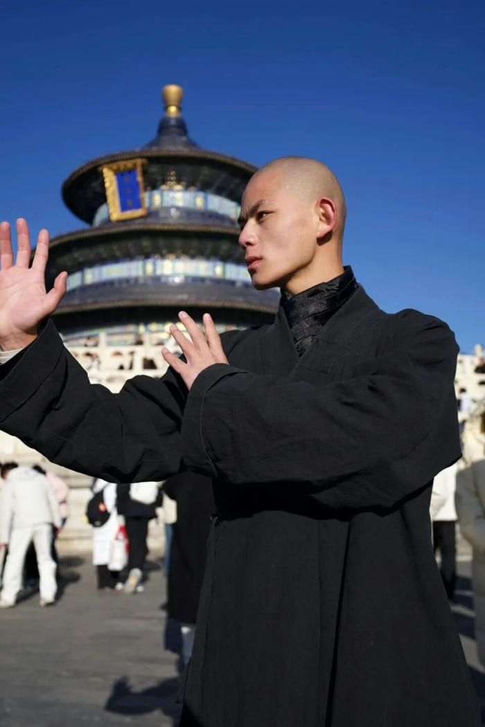 已故少林寺「最帅武僧」秋风（图：翻摄自微博）