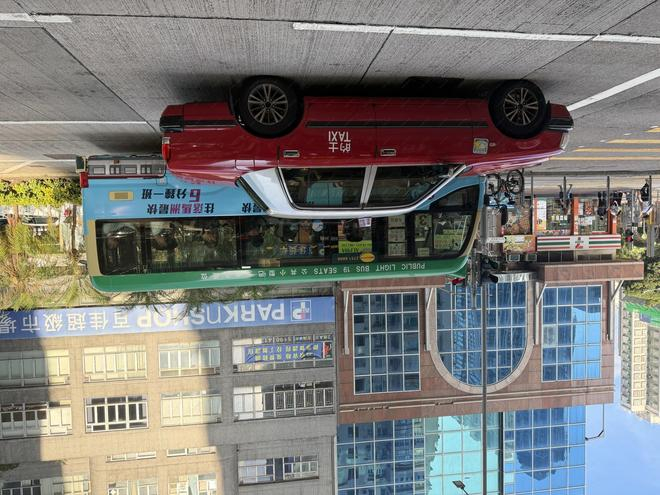 香港街头的的士 图片来源：每经记者 李旭馗 摄