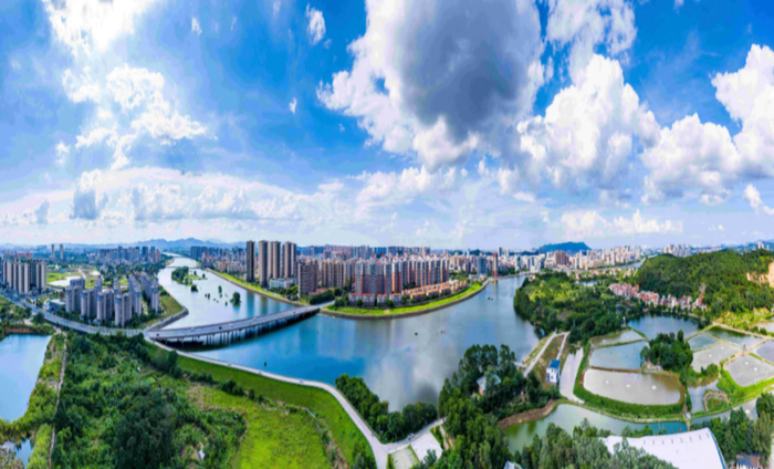 高明河蜿蜒流淌，哺育高明大地。洪海/摄
