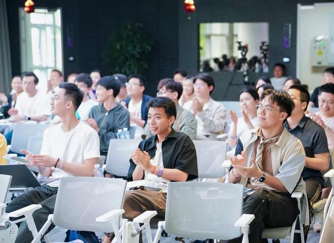 观众聆听UP主分享  主办方供图