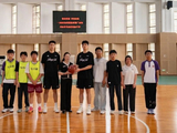 公益行 | 篮动校园 梦想启航！肯帝亚男篮走进马相伯初级中学