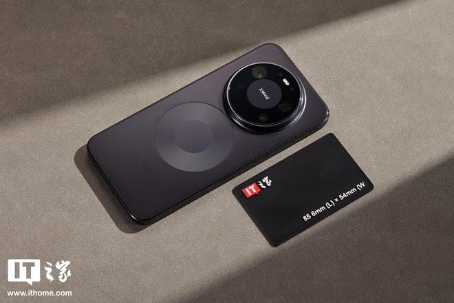 ▲ IT之家开箱：华为 Mate 80 Pro Max 风驰版图赏