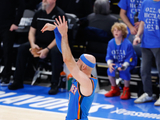 卡鲁索在单轮分区决赛命中20记三分 NBA历史替补球员首人