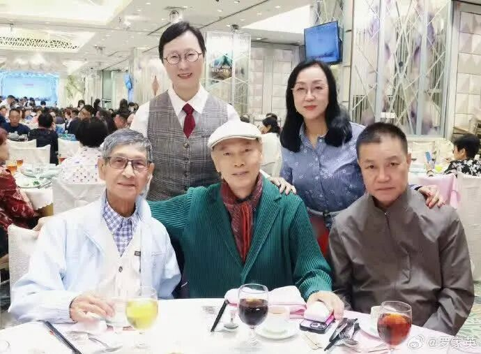 罗家英表示，自己后半生的艺术成就离不开刘洵的教导。