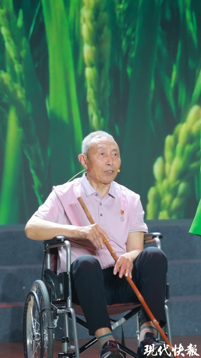 钮中一