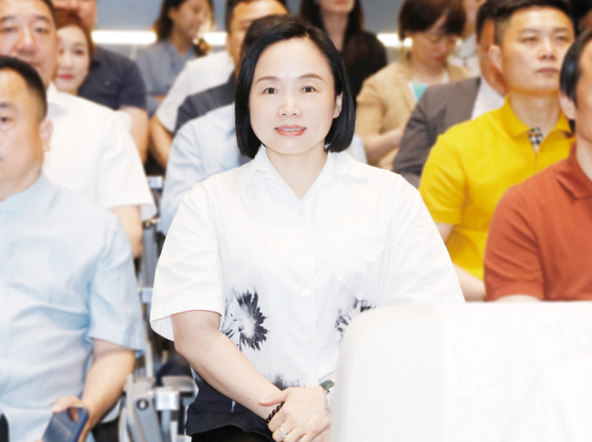 黄丽洪