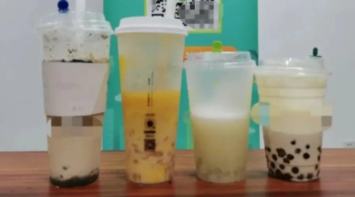 进行细菌检测试验的四种奶茶