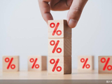 现货黄金年内最大回撤超26%，多家银行挂钩结构性存款收益率“缩水”