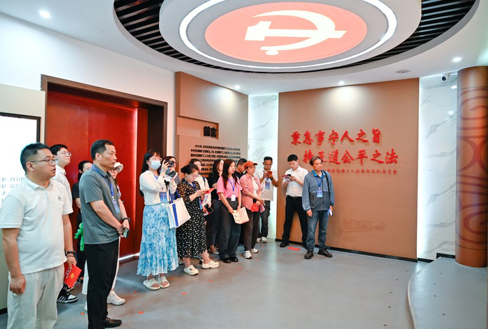 大江新闻 徐国亮 摄