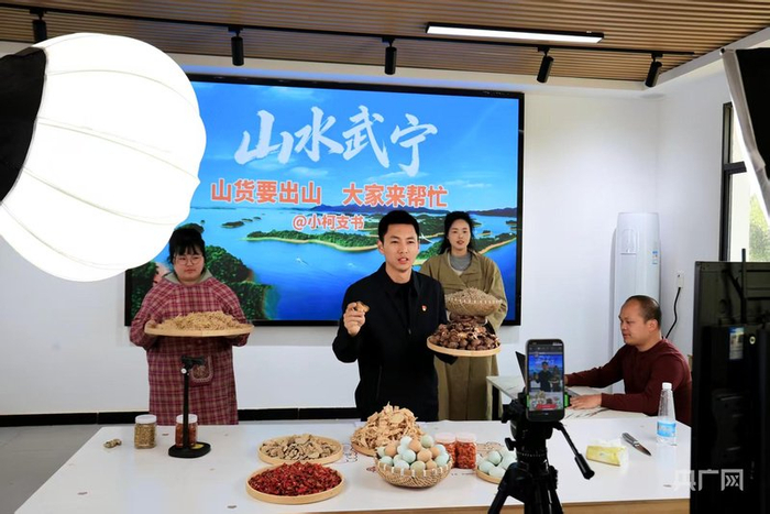 戎耀赣鄱 基层建功