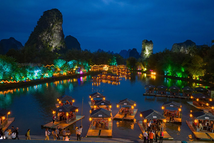 广西桂林市阳朔县遇龙河旅游度假区万景码头 图片来源：中国图片社