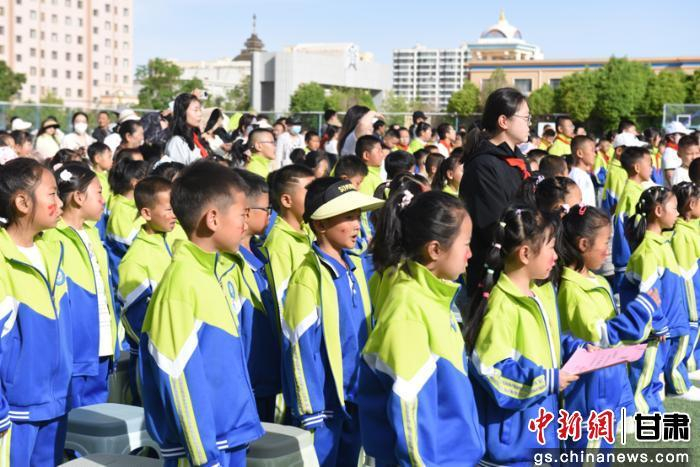 看，这里是肃北 ｜ 六一活动“民族风”满满_新浪新闻