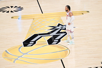 NBA介入调查！球迷侮辱性言论辱骂布伦森假摔！后者找福斯特投诉