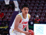 媒体人：对手有一样的体型甚至更高 王俊杰打得有点挣扎