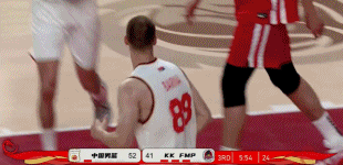 唯快不破！庞峥麟斜刺突击 1打3漂移上篮得手加罚也有