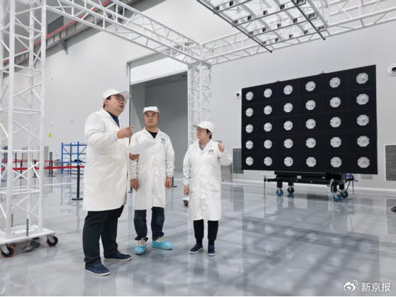 ​济南卫星总装基地卫星生产车间。受访者供图