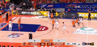 手有点硬啊！赵岩昊空切上空篮竟然弹框不中