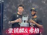 霸气凡尔赛！摄影师让比1 张镇麟弗格默默伸出4根手指