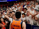 家人与队友！李弘权社媒晒照：上海 THIS IS FOR YOU 🦈🏆
