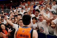 家人与队友！李弘权社媒晒照：上海 THIS IS FOR YOU 🦈🏆