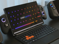 OnexPlayer 第二款英特尔锐炫 G 系列处理器掌机曝光，屏幕更大