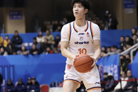 媒体人：偰李永炜出去多练练还会提高 身高有优势 高快灵才是未来