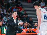 刘维伟：每天训练结束后 杨瀚森都会主动留下来加练内线脚步&罚球
