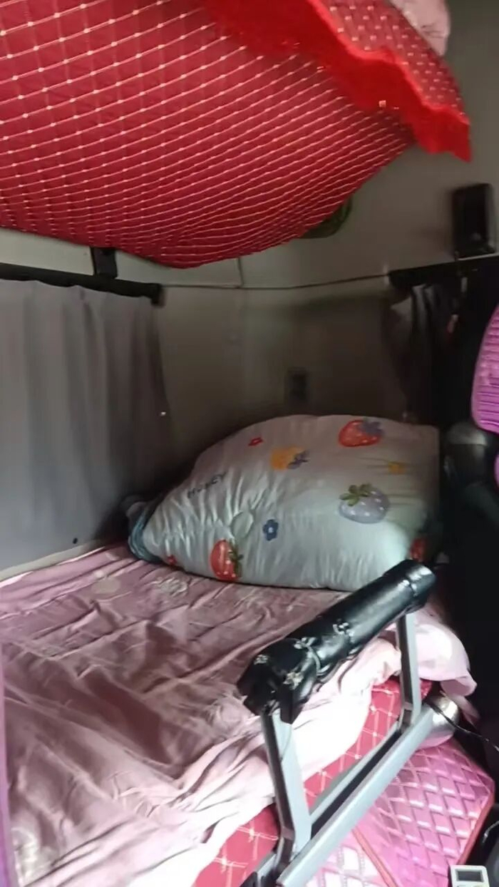 货车内的床