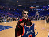 联动！WWE明星丹·豪森也前往MSG观战G3 还获赠特制球衣