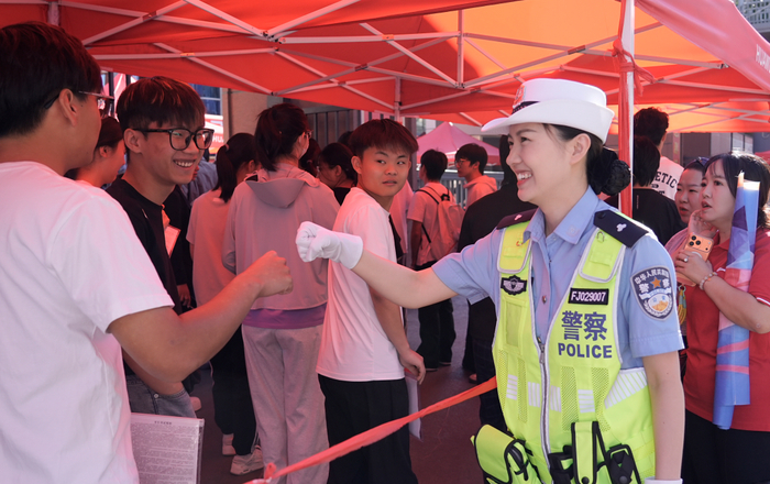 包头：这场大考，无数温暖为你保驾护航