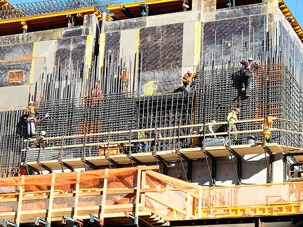 纽约建筑工地的工人| 图源视觉中国